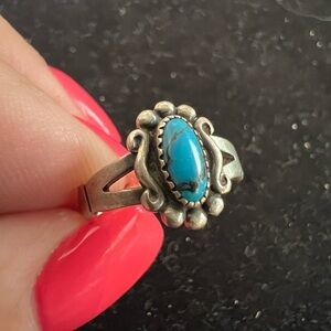 925 STERLING SILVER TURQUOISE DAINTIER RING VINTAGE